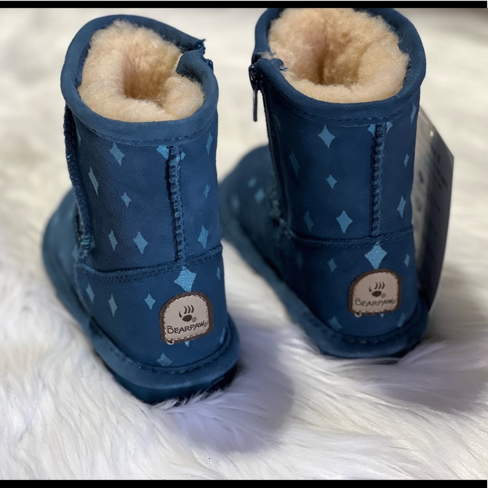 New Bearpaw Kids' Elle Zip Short Water Resistant Boot Toddler/Little Kids - Picture 7 of 11